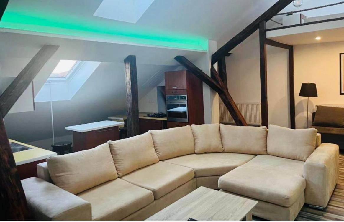 Jokai Apartman Révkomárom Kültér fotó