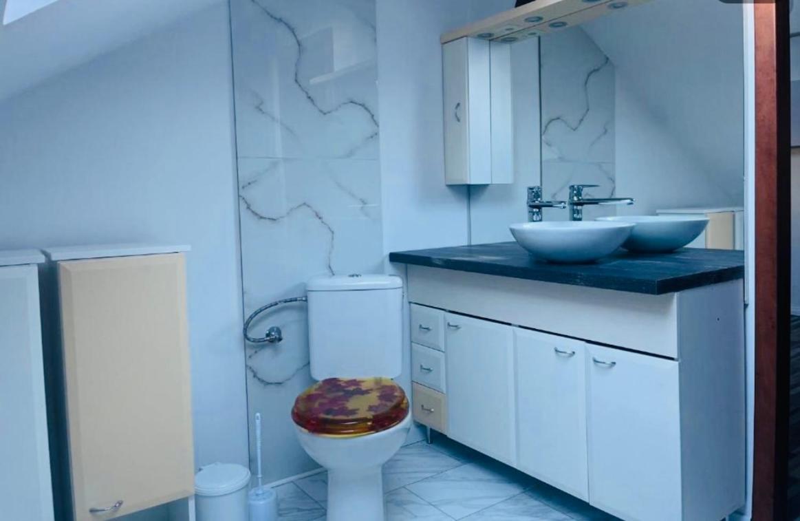 Jokai Apartman Révkomárom Kültér fotó